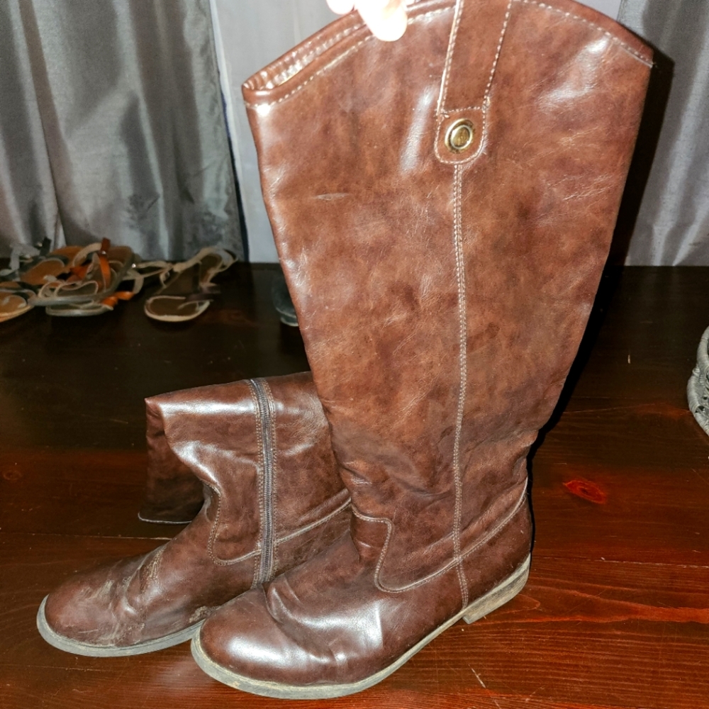 Women's size 11 boots